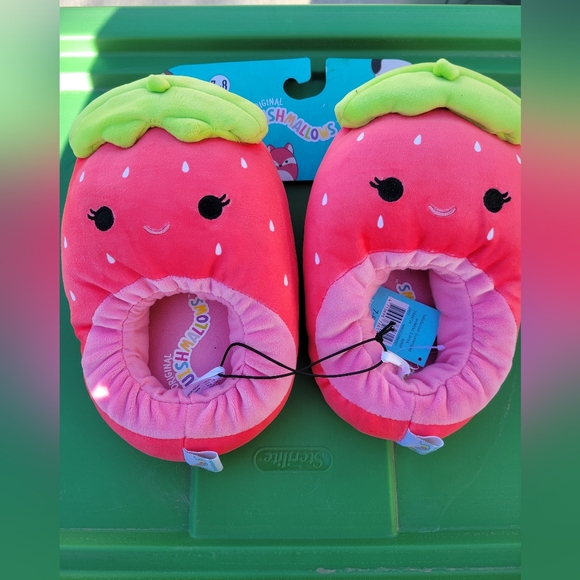 Squishmallows Slippers - Picture 1 of 2